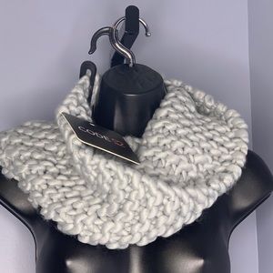 Boutique Accessories - NEW Knit Gray Scarf Boutique Accessories - NEW Knit Gray Scarf